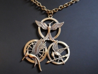The Hunger Games: Mockingjay Symbol Necklace / Spotgaai Symbool Ketting