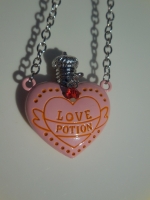 Love Potion Necklace / Liefdes Drank Ketting